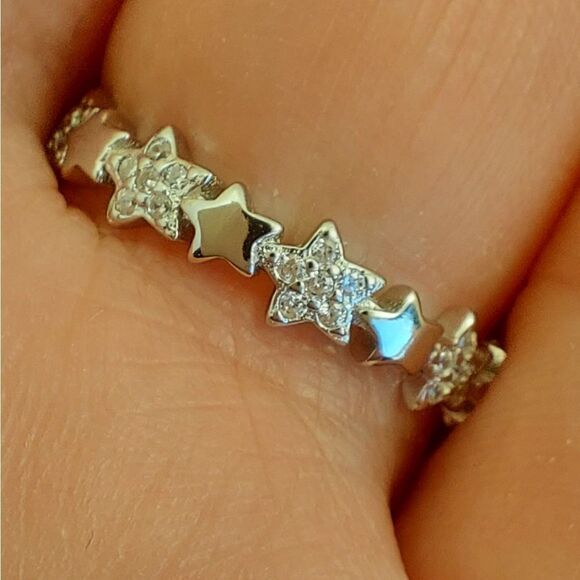 925 Sterling Silver Stars Ring - Picture 3 of 6